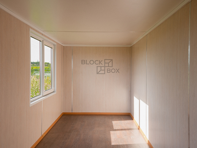 Блок-контейнер для загородного участка с панорамным окном — дополнительное фото 6
