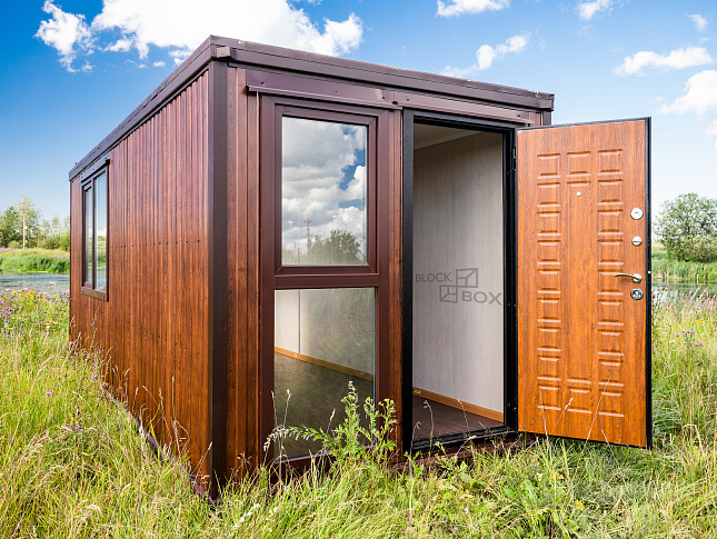 Блок-контейнер для загородного участка с панорамным окном — дополнительное фото 4